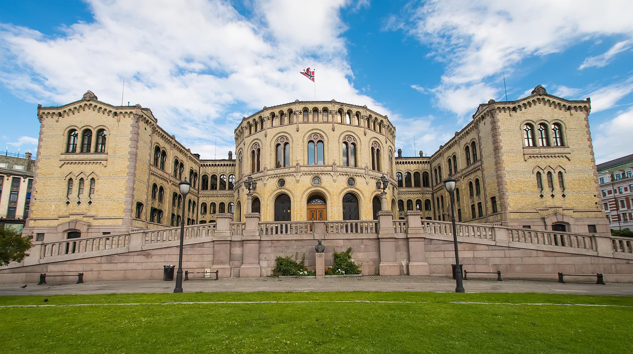 Featured image for “Norge har fått en regjering som så langt har gått på så mange smeller”